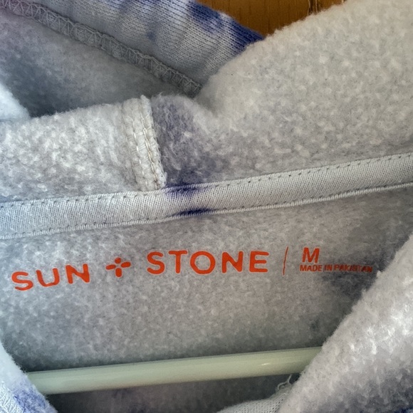 Sun + Stone Men’s fleece pullover hoodie - Picture 4 of 4